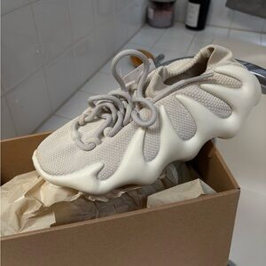 adidas Yeezy 450 in Cream